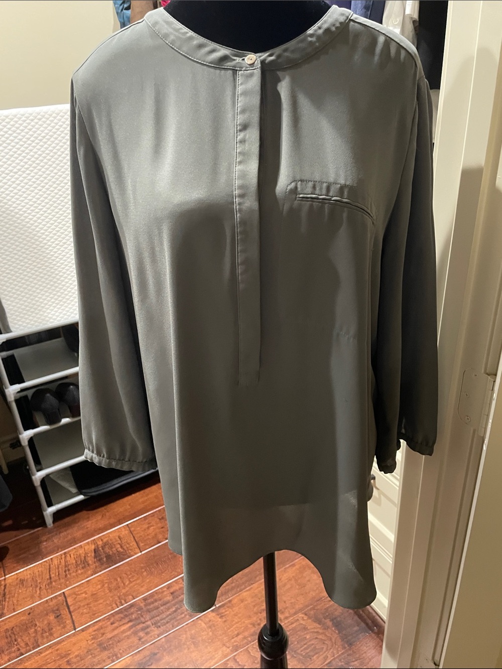 NYDJ olive Green Lightweight Women’s Blouse with button top and front pocket